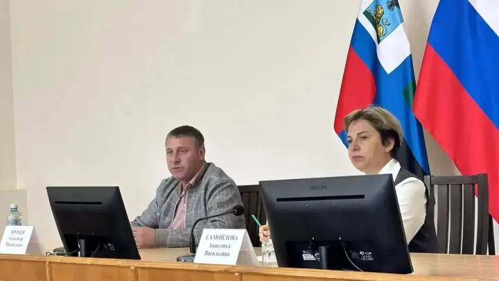 В Вейделевском округе обсудили ремонт техникума, поддержку участников СВО и проблемы молочного кооператива