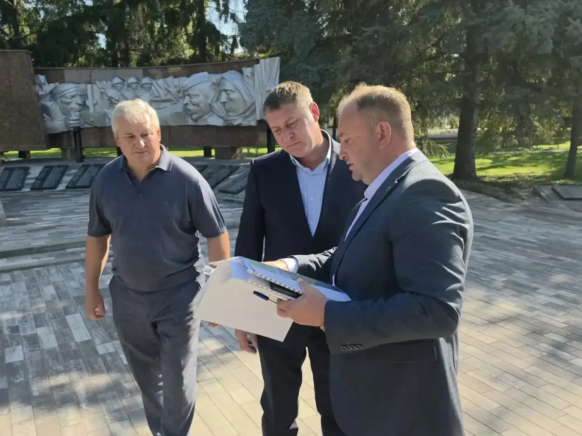 Шуваев проверил ключевые объекты и решил проблемы жителей Прохоровского округа